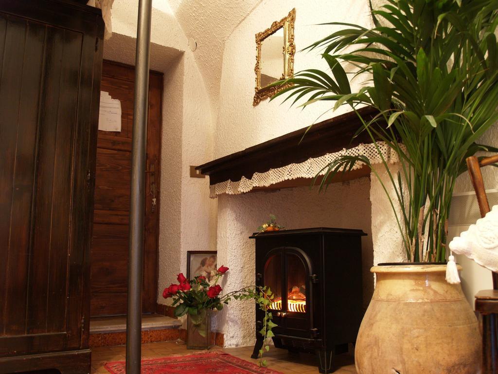 Le Petit Chateau Acomodação com café da manhã Dolceacqua Quarto foto